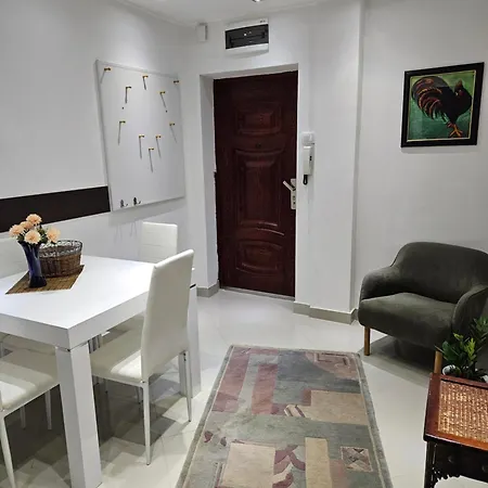 Apartment Komforan, Moderan Mary *