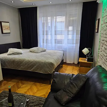 Komforan, Moderan Mary Apartment Belgrade